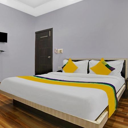 Treebo Trip Utsav Inn Indore Exteriör bild