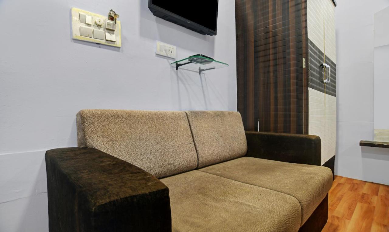 Treebo Trip Utsav Inn Indore Exteriör bild