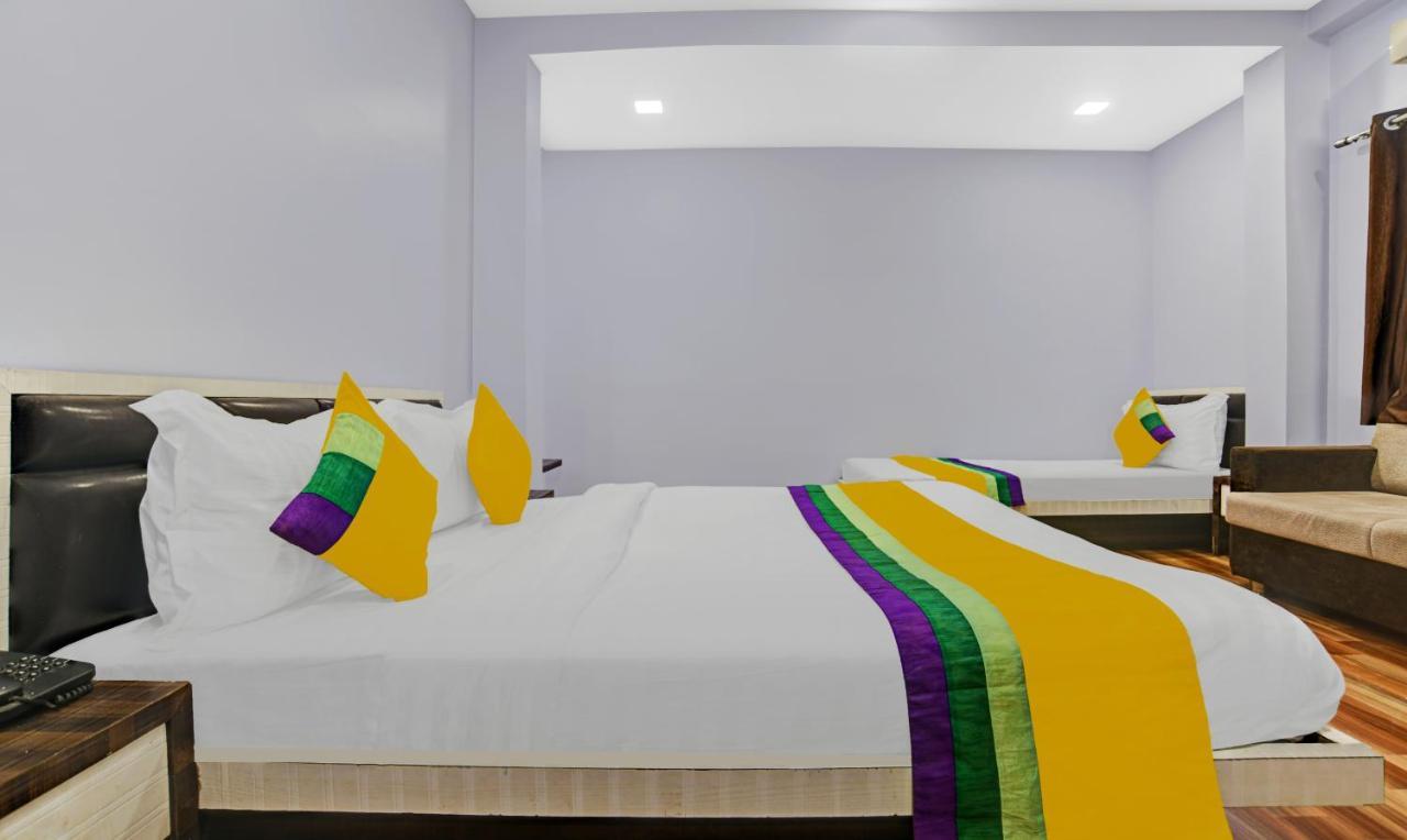 Treebo Trip Utsav Inn Indore Exteriör bild