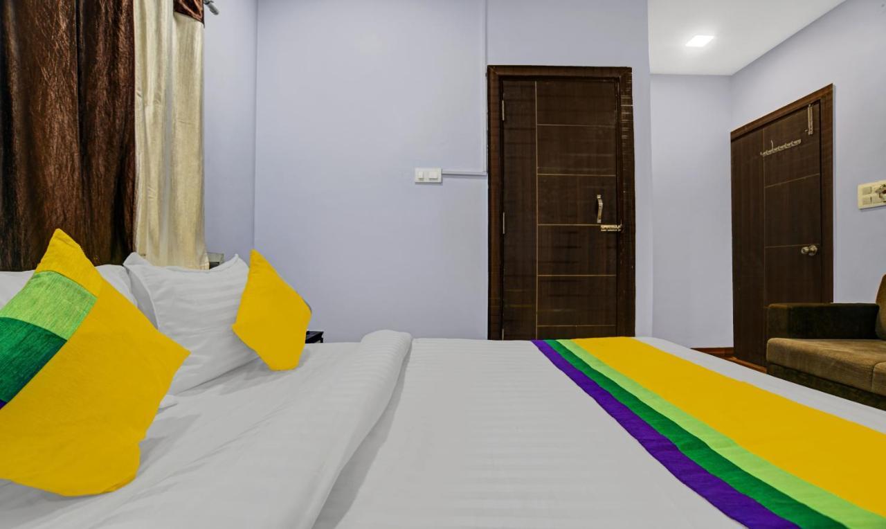 Treebo Trip Utsav Inn Indore Exteriör bild